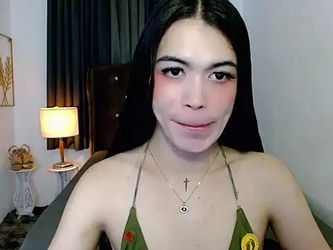 Snapshot of hollyyumiloove chatting on 12.03.25 hollyyumiloove online show from 12.03.25