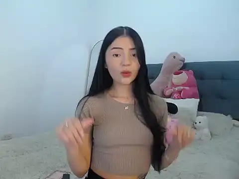 Snapshot of EmiilyCherry chatting on 12.17.25 EmiilyCherry online show from 12.17.25