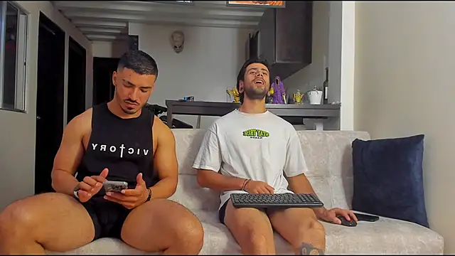 Snapshot of heteros_curious chatting on 11.22.25 heteros curious online show from 11.22.25