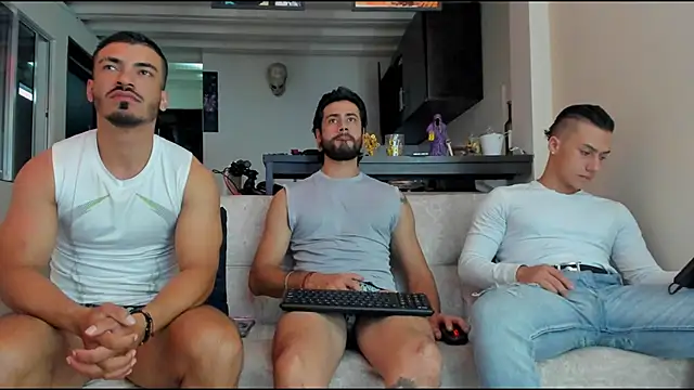 Snapshot of heteros_curious chatting on 12.02.25 heteros curious online show from 12.02.25