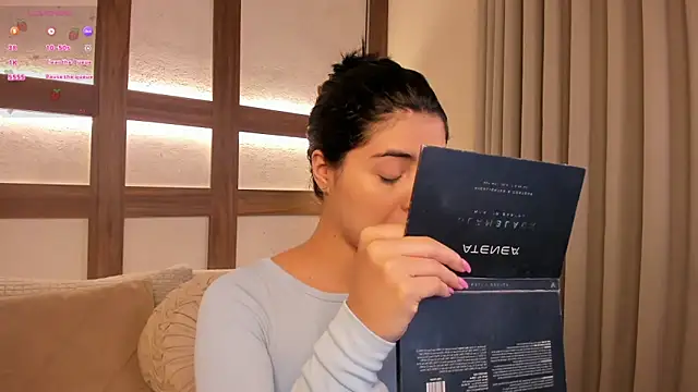 SarhaVega online show from 02.12.26