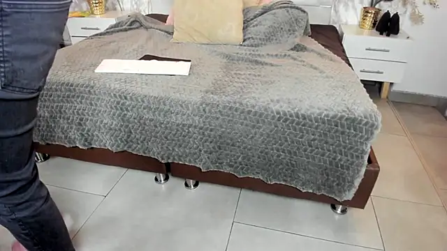 Mysterius Woman online show from 03.12.26