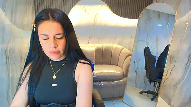 Snapshot of celeste_blue_r chatting on 11.26.25 celeste blue r online show from 11.26.25