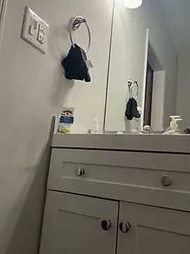 Snapshot of aquatoflora chatting on 11.24.25 aquatoflora online show from 11.24.25