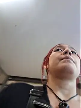 Snapshot of Eveeelyn25 chatting on 11.25.25 Eveeelyn25 online show from 11.25.25