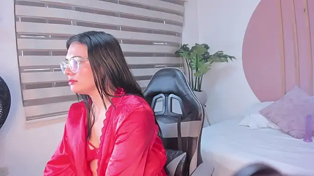 Snapshot of samantha_loughty chatting on 12.02.25 samantha loughty online show from 12.02.25