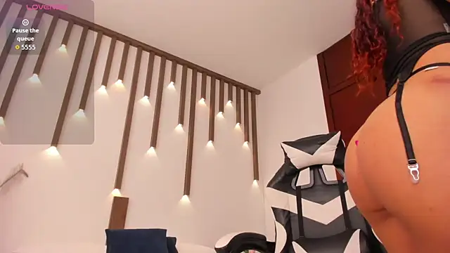 lindaa natashaa  online show from 02.26.26