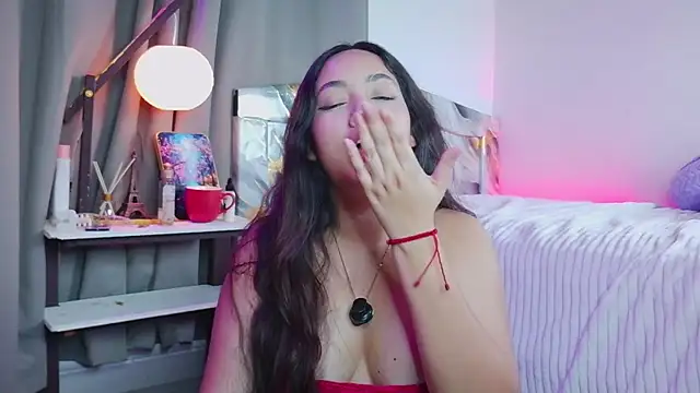 Snapshot of EmmaDembers chatting on 12.13.25 EmmaDembers online show from 12.13.25