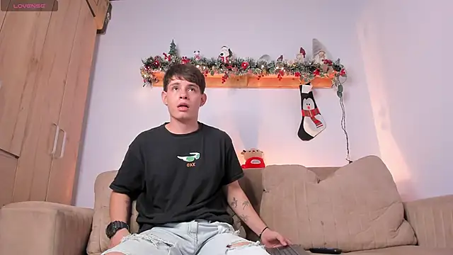 Snapshot of steveen_universe28 chatting on 11.27.25 steveen universe28 online show from 11.27.25