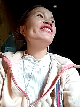 Snapshot of nangmo chatting on 11.24.25 nangmo online show from 11.24.25