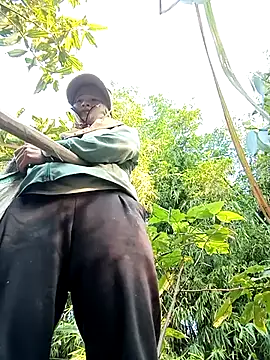 Snapshot of nangmo chatting on 11.25.25 nangmo online show from 11.25.25