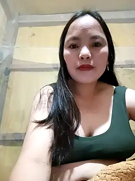 Snapshot of Tisami-suca chatting on 12.16.25 Tisami-suca online show from 12.16.25