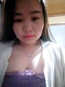 Snapshot of One-two22 chatting on 11.30.25 One-two22 online show from 11.30.25