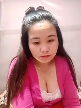 Snapshot of One-two22 chatting on 12.04.25 One-two22 online show from 12.04.25