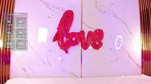 Snapshot of VanessaBoch chatting on 02.18.26 VanessaBoch online show from 02.18.26