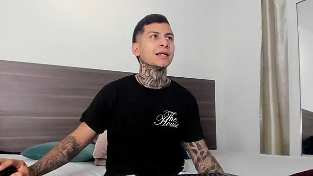 Snapshot of Andrew_sanders68 chatting on 12.04.25 Andrew sanders68 online show from 12.04.25