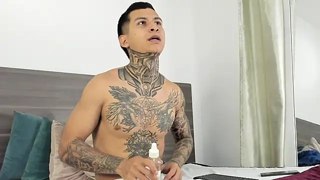 Snapshot of Andrew_sanders68 chatting on 12.16.25 Andrew sanders68 online show from 12.16.25