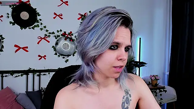 LiraBelle online show from 04.11.26