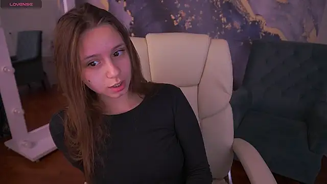 Snapshot of TinyNatalie chatting on 05.02.26 TinyNatalie online show from 05.02.26