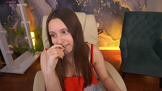 Snapshot of TinyNatalie chatting on 05.20.26 TinyNatalie online show from 05.20.26