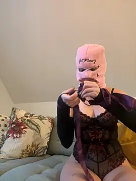 Snapshot of norafack33 chatting on 11.22.25 norafack33 online show from 11.22.25