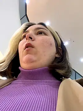 Snapshot of KateBurlesk chatting on 11.24.25 KateBurlesk online show from 11.24.25