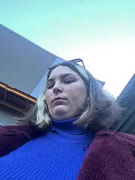 KateBurlesk online show from 02.20.26