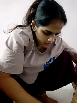 Snapshot of Hot_hania chatting on 11.29.25 Hot hania online show from 11.29.25