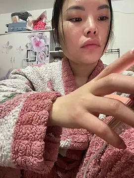 Snapshot of Hong8999 chatting on 12.19.25 Hong8999 online show from 12.19.25