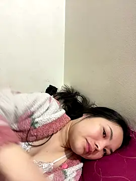 Snapshot of Hong8999 chatting on 12.19.25 Hong8999 online show from 12.19.25