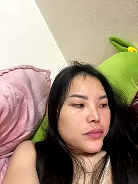 Snapshot of Hong8999 chatting on 12.20.25 Hong8999 online show from 12.20.25