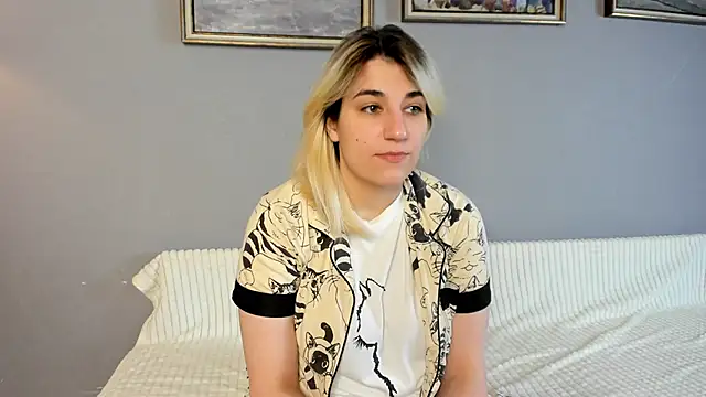 Snapshot of TideLunar chatting on 12.15.25 TideLunar online show from 12.15.25