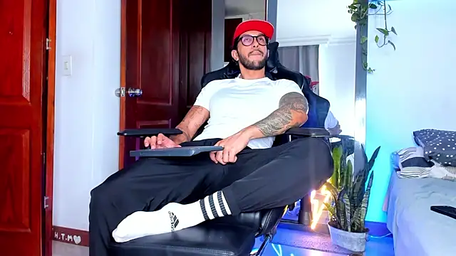 JotaCeliz online show from 12.16.25