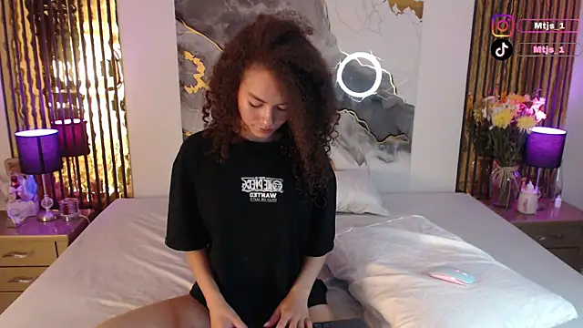 MiticaBrennet  online show from 04.21.26