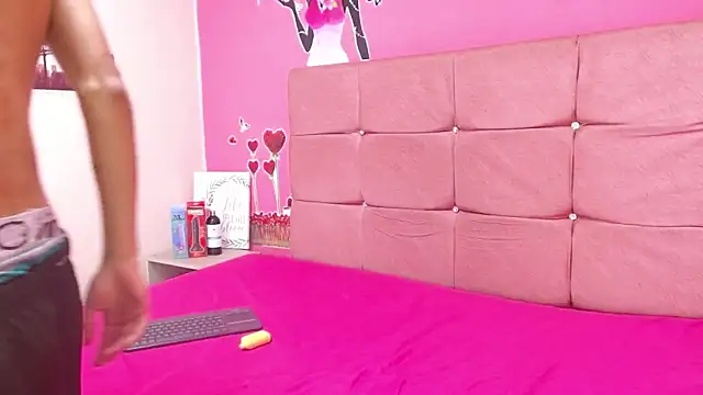 Snapshot of maverickhotson303av chatting on 12.04.25 maverickhotson303av online show from 12.04.25