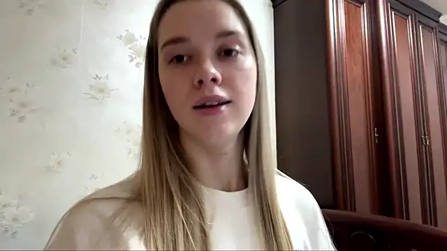 Snapshot of MichikoWienandt chatting on 11.24.25 MichikoWienandt online show from 11.24.25