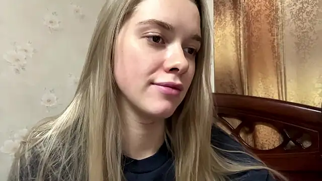 Snapshot of MichikoWienandt chatting on 12.01.25 MichikoWienandt online show from 12.01.25