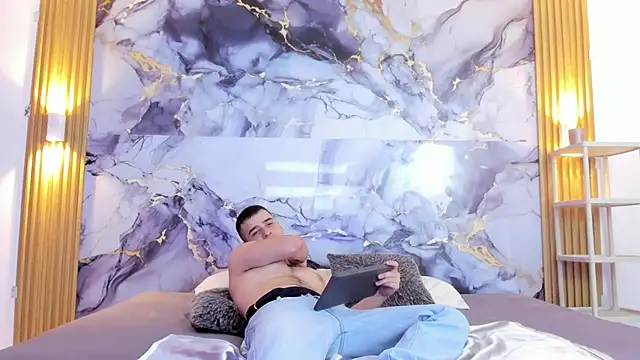 Snapshot of Dantee_Dark chatting on 12.04.25 Dantee Dark online show from 12.04.25