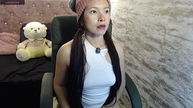 Snapshot of Cloe16_ chatting on 12.03.25 Cloe16 online show from 12.03.25