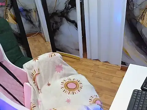 Snapshot of SHIZUKA_WET chatting on 12.05.25 SHIZUKA WET online show from 12.05.25