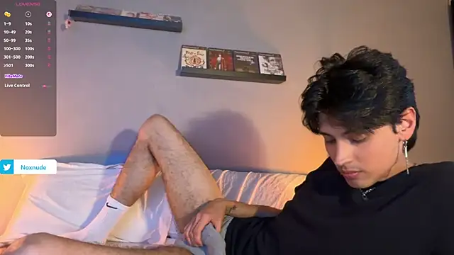 Snapshot of noxnude chatting on 05.19.26 noxnude online show from 05.19.26