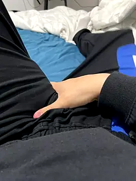 Snapshot of Daisuke_01 chatting on 12.16.25 Daisuke 01 online show from 12.16.25