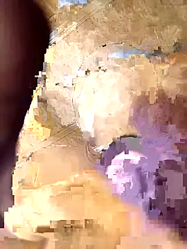 Snapshot of sqdxxx chatting on 12.02.25 sqdxxx online show from 12.02.25