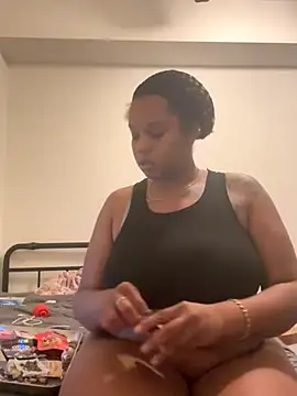 Snapshot of Goldenmami chatting on 12.02.25 Goldenmami online show from 12.02.25