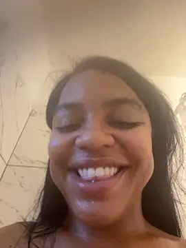 Snapshot of xoeewinters chatting on 11.24.25 xoeewinters online show from 11.24.25