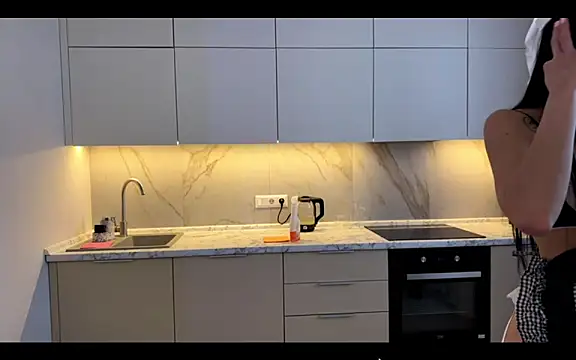 Snapshot of stellaqt chatting on 11.25.25 stellaqt online show from 11.25.25