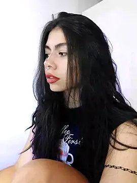 Snapshot of ArgentinaShani chatting on 12.16.25 ArgentinaShani online show from 12.16.25