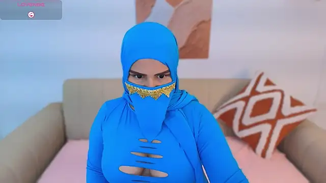 Snapshot of Mayraa_arabelle chatting on 11.26.25 Mayraa arabelle online show from 11.26.25