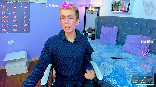 Snapshot of Juaan_Diick chatting on 12.03.25 Juaan Diick online show from 12.03.25