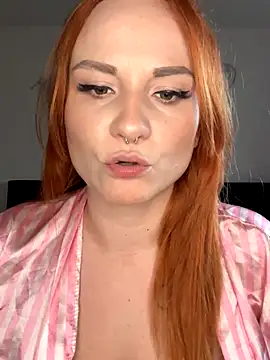 Snapshot of Fiebie_licios chatting on 12.02.25 Fiebie licios online show from 12.02.25